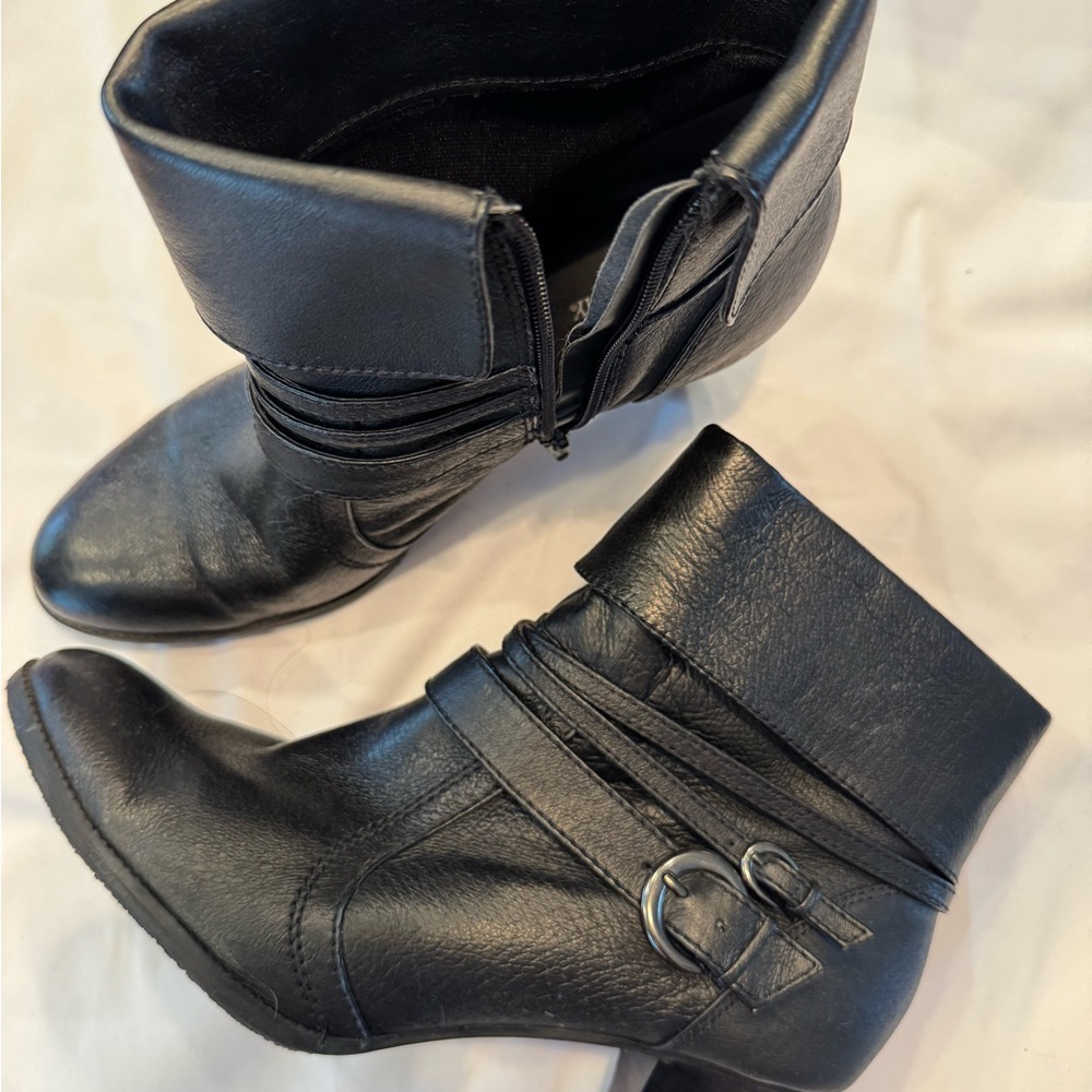 St. John's Bay Black Heeled Boots with Sleek Design